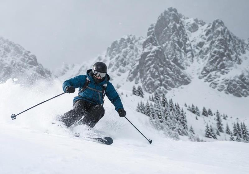 Skiing & Snowboarding