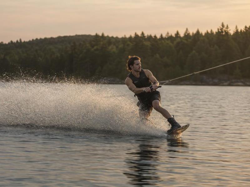Wakeboarding — adventure sports guides Wakeboarding